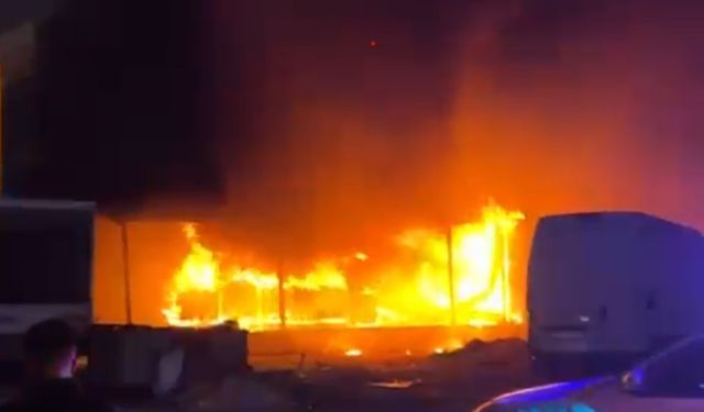 İzmir’de mobilya fabrikasında korkutan yangın