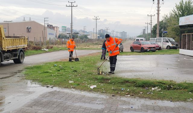 Efeler’in ekiplerinden gıda çarşısı’nda kapsamlı temizlik