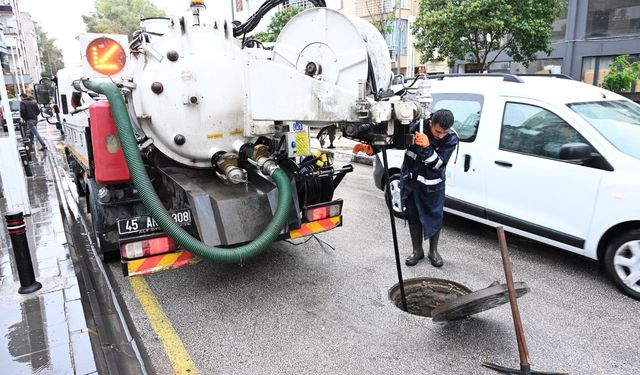Manisa’da ekipler sahada iş başında