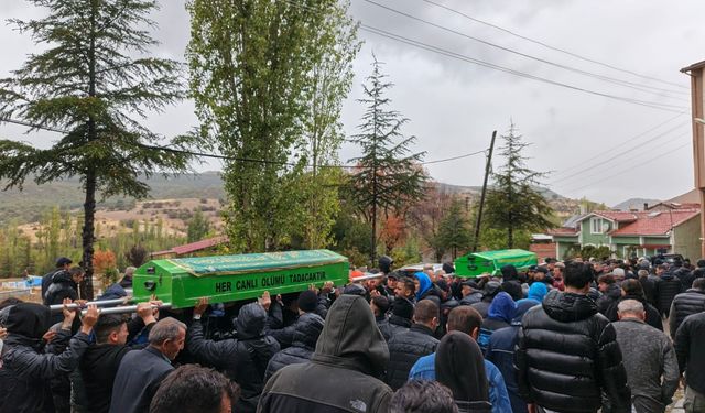 Gurbetçi gençler son yolculuklarına Afyon’da uğurlandı