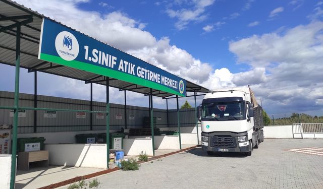 Atık ilaçlar yetkili firmaya teslim edildi, çevre korundu