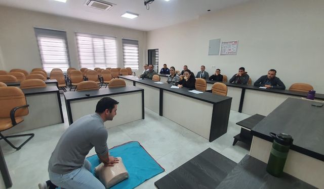 Demirci Belediyesi personeline ilk yardım eğitimi verildi