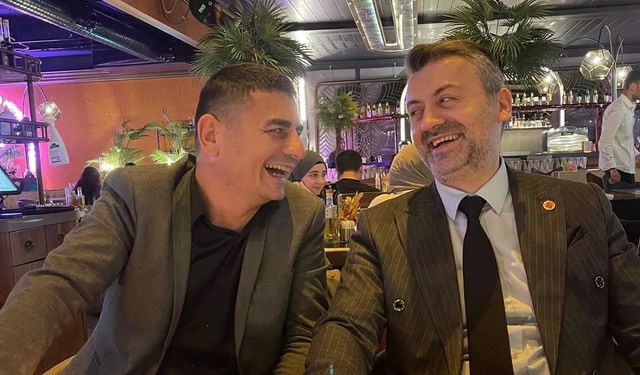 CHP’den Ak Parti’ye geçiş sonrası pozlar tepki topladı