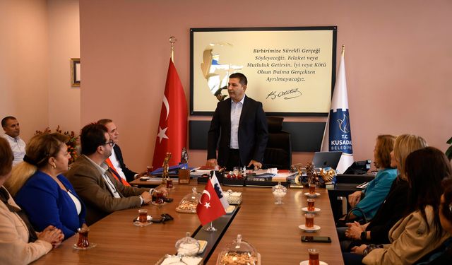 Başkan Günel CHP Kuşadası İlçe Örgütü’nün yeni yönetimiyle bir araya