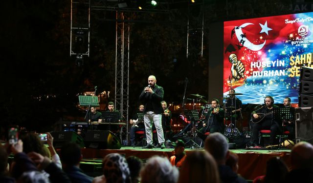 Cumhuriyet coşkusu Denizli’de müzik ve dansla taçlandı