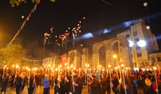 Cumhuriyet coşkusu Efes Selçuk'u sarıyor