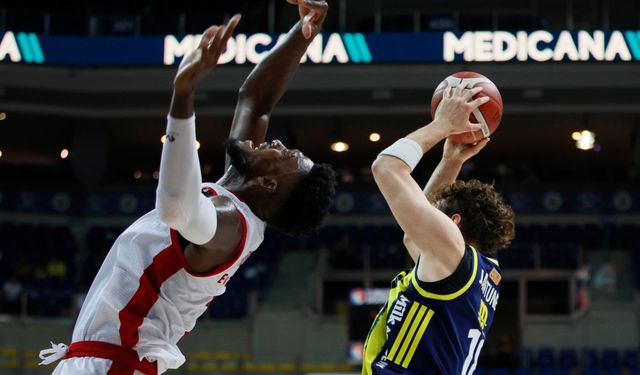 Karşıyaka deplasmanda Fenerbahçe'ye mağlup: 87-73
