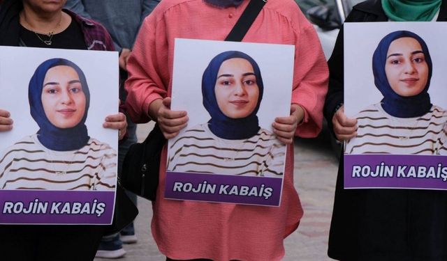 Van YYÜ Öğrencilerinden Rojin Kabaiş İçin 3. gün eylemi