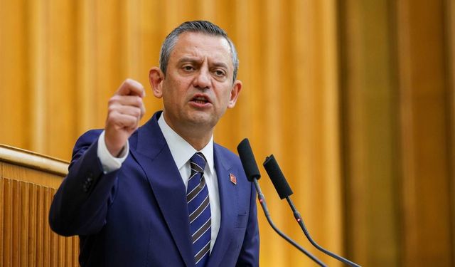 Özgür Özel grup kürsüsünde Mesut Özarslan mesajlarını okudu