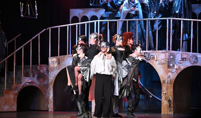 Manisa'da Romeo ve Juliet rüzgarı esti