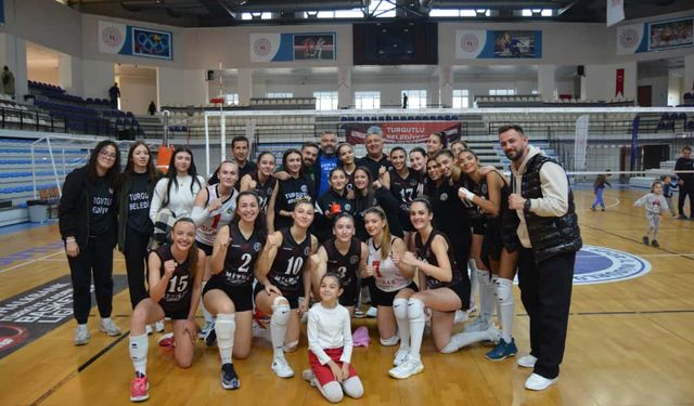 Turgutlu Kadın Voleybol Takımından net galibiyet