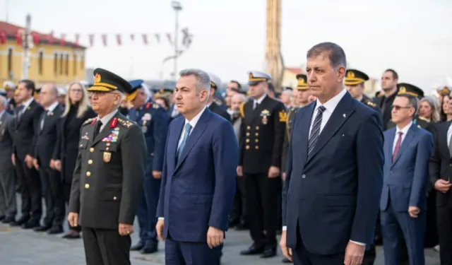 İzmir’de Ata’ya Saygı: Hayat 09.05’te durdu