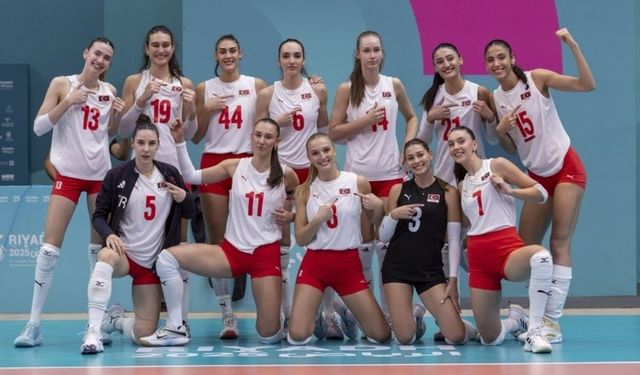 Kadın Milli Voleybol Takımı 4’te 4 yaparak finalde