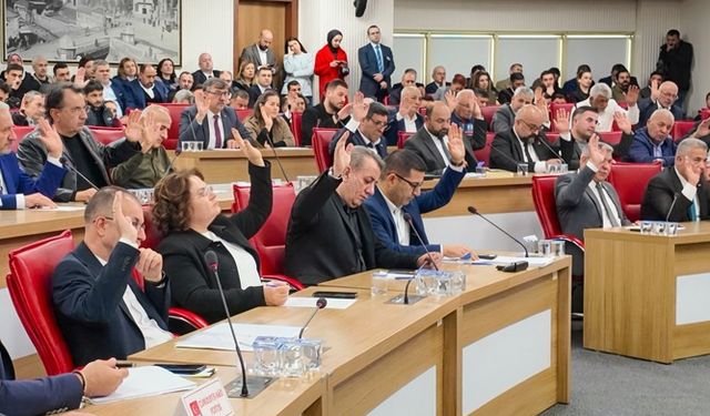 Kuşadası mezarlıklarıyla artık Büyükşehir ilgilenecek