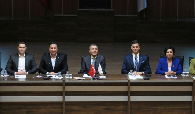 Başkan Aras ve Başkan Mandalinci muhtarlarla bir araya geldi