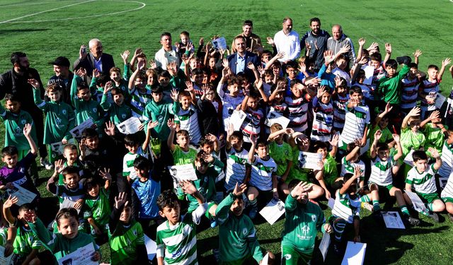 Bornova'da Ata'yı anma turnuvası...