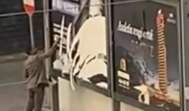 Manisa’da Atatürk resimlerine saldırı