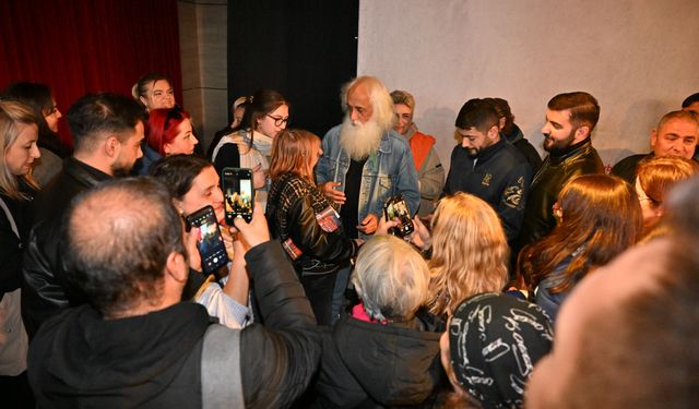 Usta Sanatçı Suavi Manisalılarla buluştu