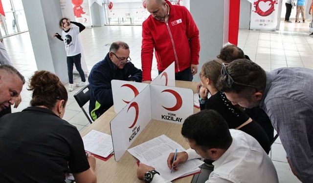 Kızılay Haftası’nda “Bir Damla Hayat” için el ele