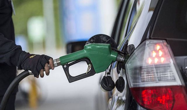 Benzin ve motorin için yeni tabela