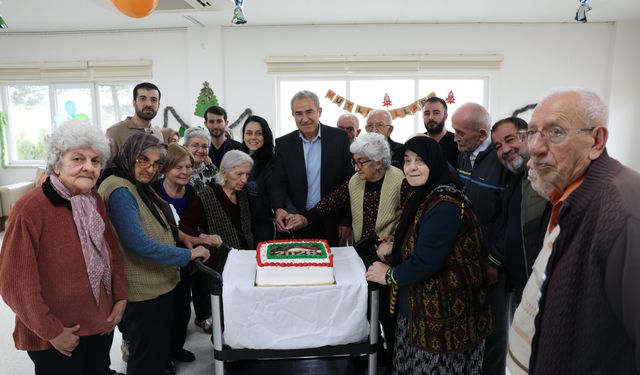 Nilüfer'de yaşlılar yeni yılı coşkuyla karşıladı
