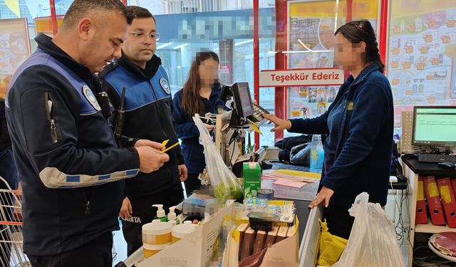 Turgutlu Zabıtasından zincir marketlere denetim