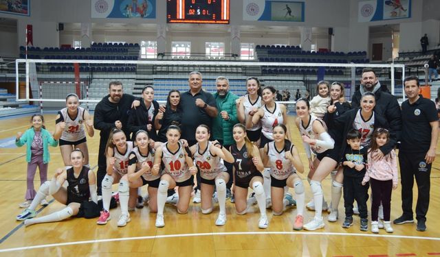Turgutlu Belediyespor potada ve filede yılı galibiyetle kapattı