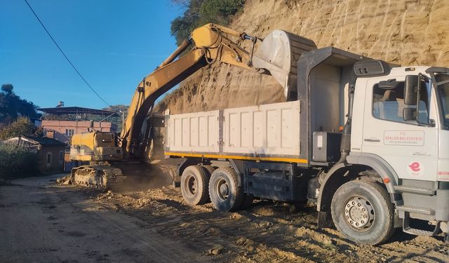 Başkan Anıl Yetişkin'den çiftçilere yol desteği