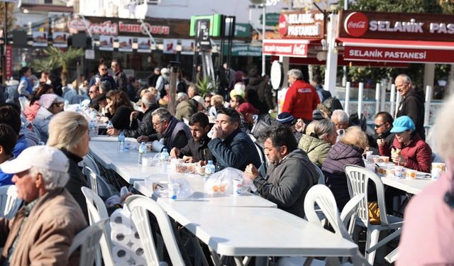 Çeşme'de Gülşah Durbay için hayır yemeği dağıtıldı