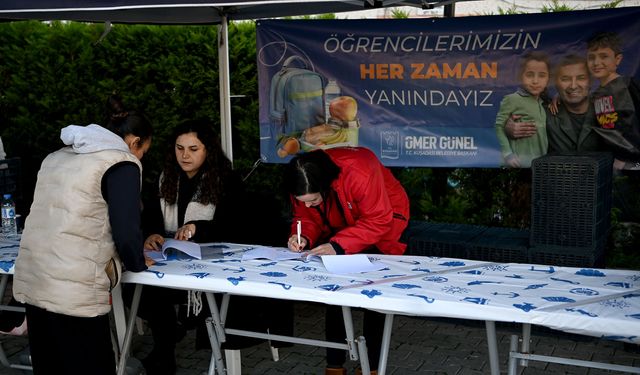 Kuşadası’nda Beslenme Çantası Desteğine velilerden tam not