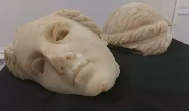 İzmir Metropolis’te 2 bin 200 yıllık tanrıça başı bulundu