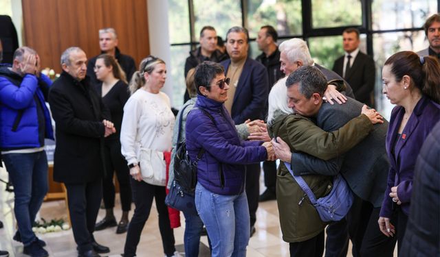 Özgür Özel, Durbay ailesiyle birlikte taziyeleri kabul etti