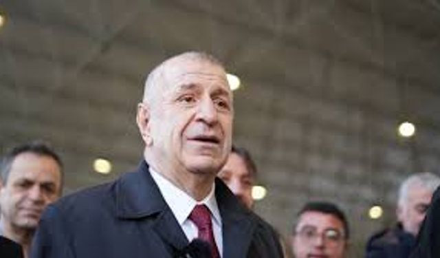 Ümit Özdağ’dan Antalya’da pazar ziyareti