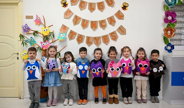 Bornova'da minik eller toprağa dokunuş