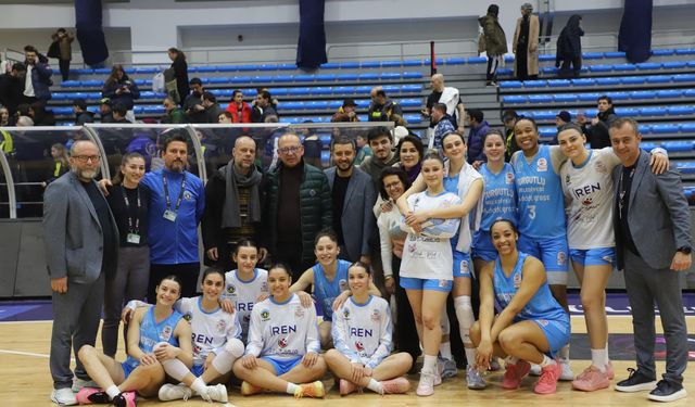 Turgutlu Belediyesi kadın basketbol takımı yarı finalde
