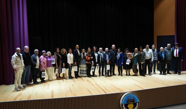 Foça Belediye Tiyatrosu Turgutlu’da perdelerini açtı