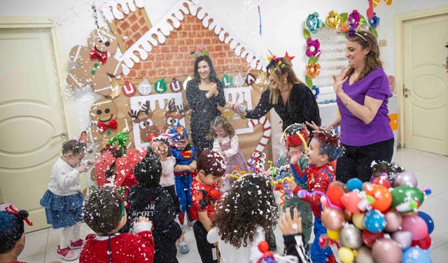 Bornovalı miniklerin Yeni Yıl coşkusu