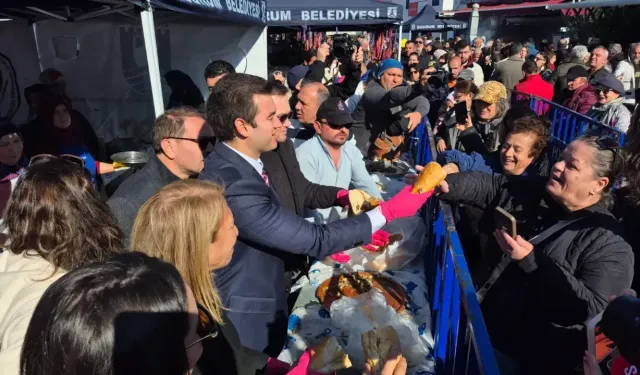 Bodrum’da 3 ton hamsi dağıtıldı