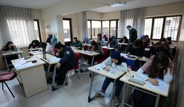 Denizli Büyükşehir’den YKS adaylarına destek