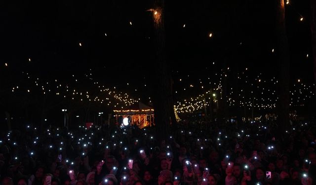 Denizli Büyükşehir’in ilk Yılbaşı Festivali renkli etkinliklerle final yaptı