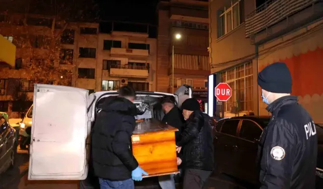 Denizli’de ev alevlere teslim oldu!