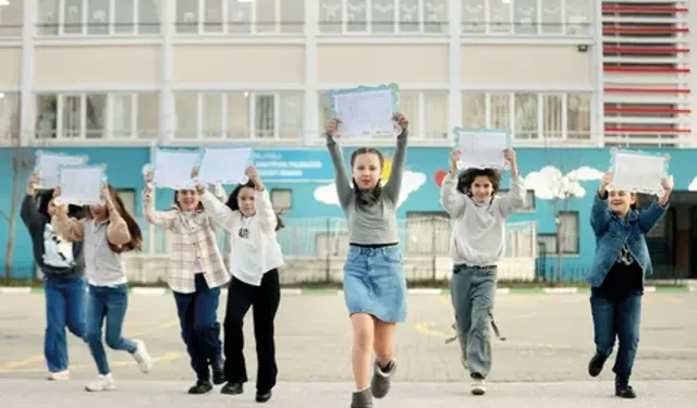 18 milyon öğrenci karnesini aldı, yarıyıl tatili başladı