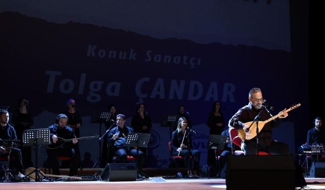 Sanatçı Talip Özkan, türkülerle anıldı