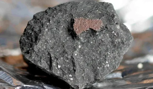 4.5 milyar yaşındaki Mars taşında su izine rastlandı