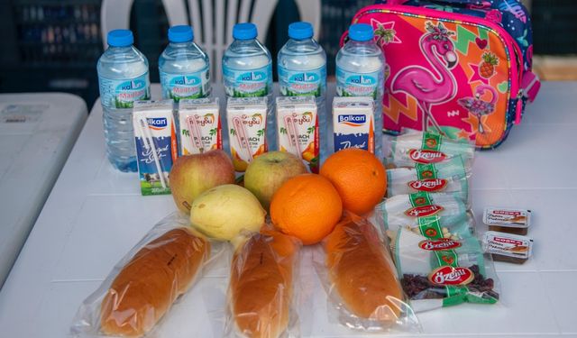 Kuşadası Belediyesi’nden öğrencilere beslenme desteği