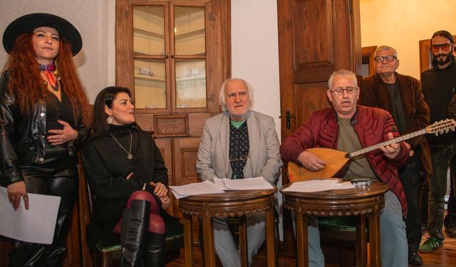 Cem Karaca Kuşadası'nda şarkılarıyla anıld