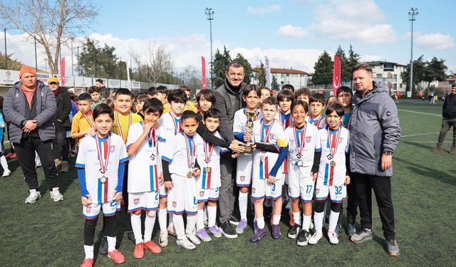 Levend Sarıoğlu U-10 Futbol Ligi’nde muhteşem final