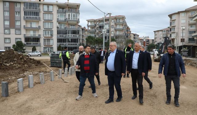 Başkan Ertaş sahaya indi; Edremit’te yol atağı