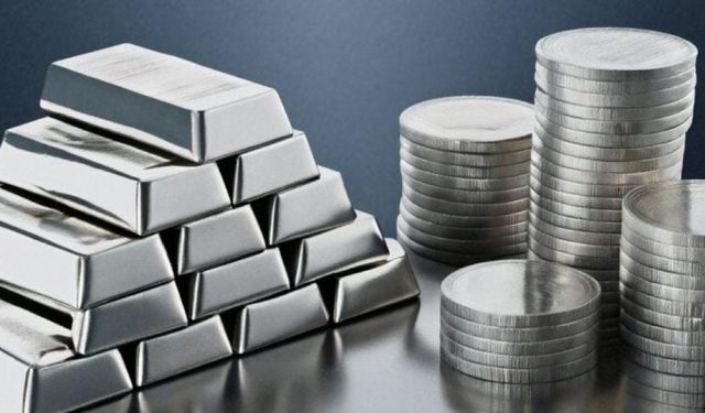 UBS’ten  gümüş için yarım asırlık oynaklık uyarısı