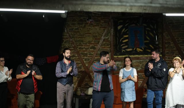 KADERE45 Küçük Bir Borç, Büyük Bir Kahkaha Fırtınası